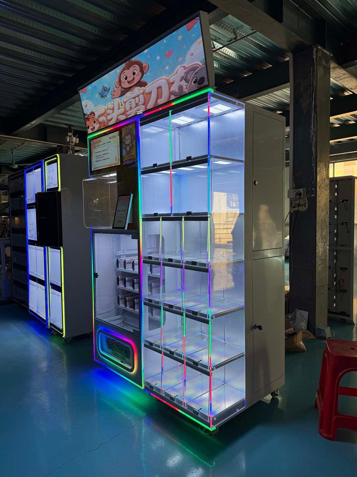 Rock-Paper-Scissors self-service gift vending machine with a guessing game, suitable for displaying trendy toys, gift figurines, and snacks.