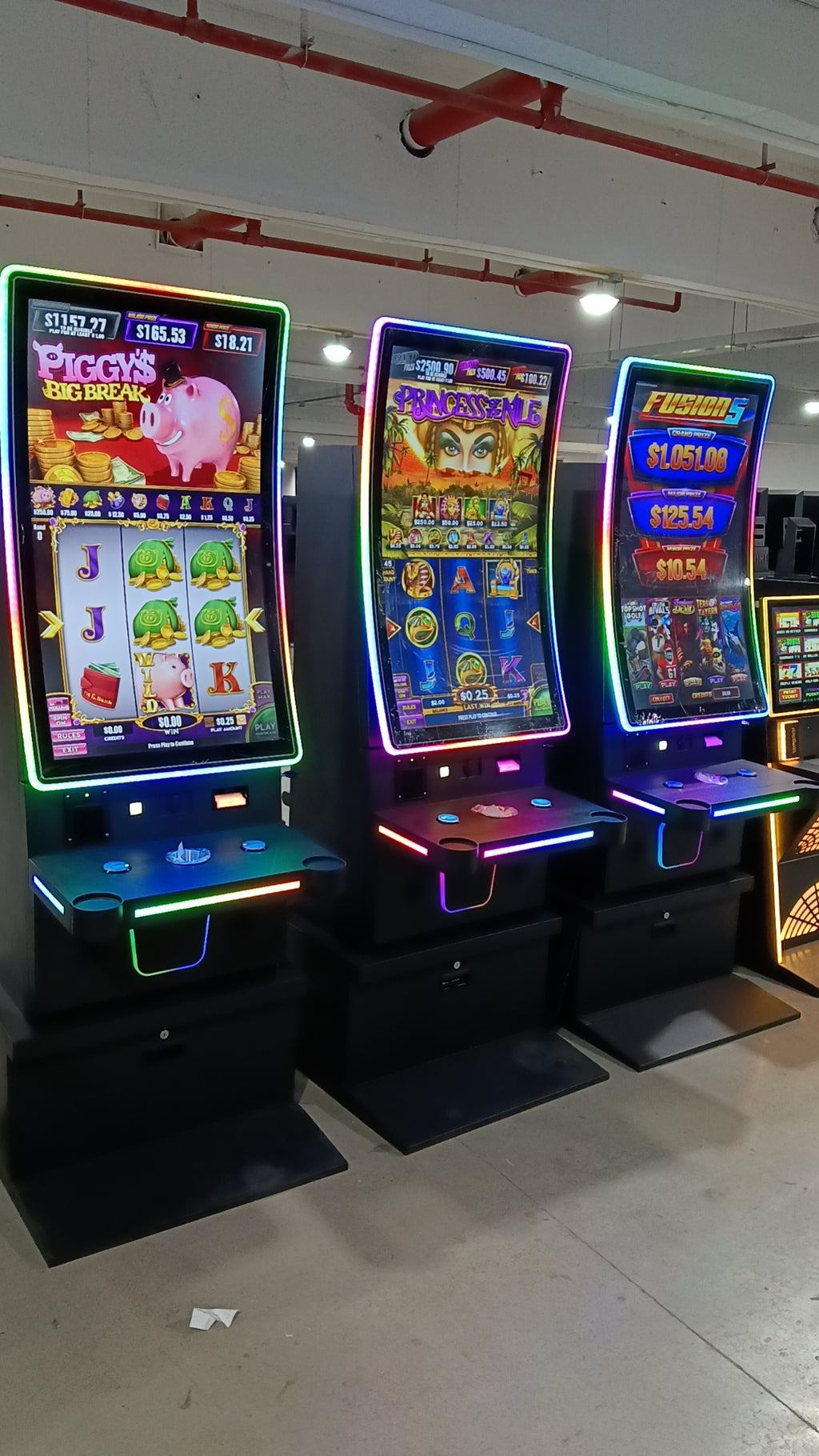 Coin operated arcade game cabinet amusement game machine