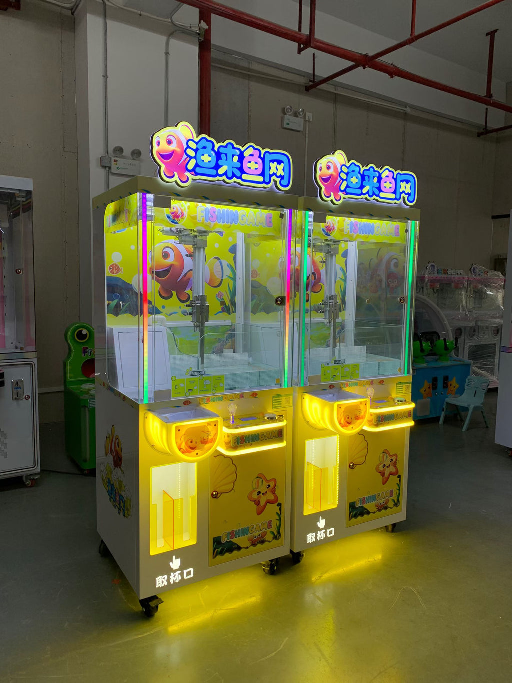 捕鱼机 哲睿动漫投币扫码智能抓螃蟹龙虾机游戏夹机