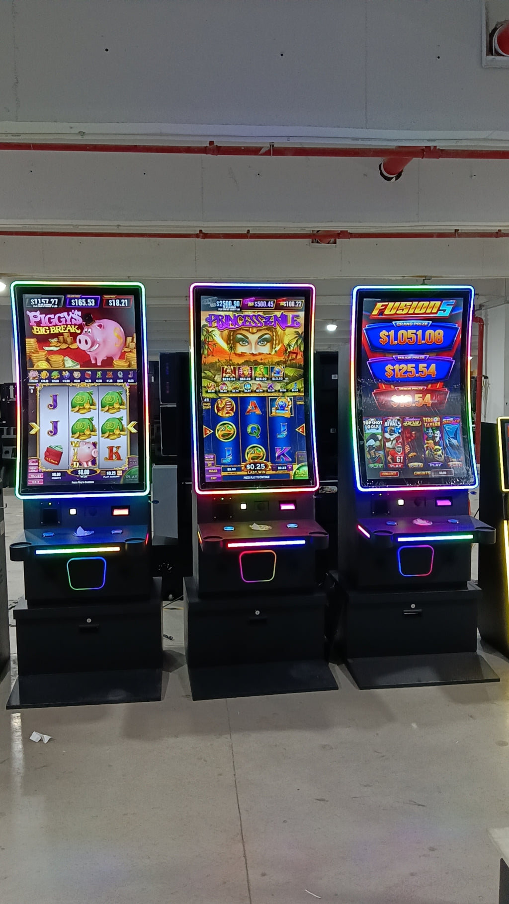 Coin operated arcade game cabinet amusement game machine