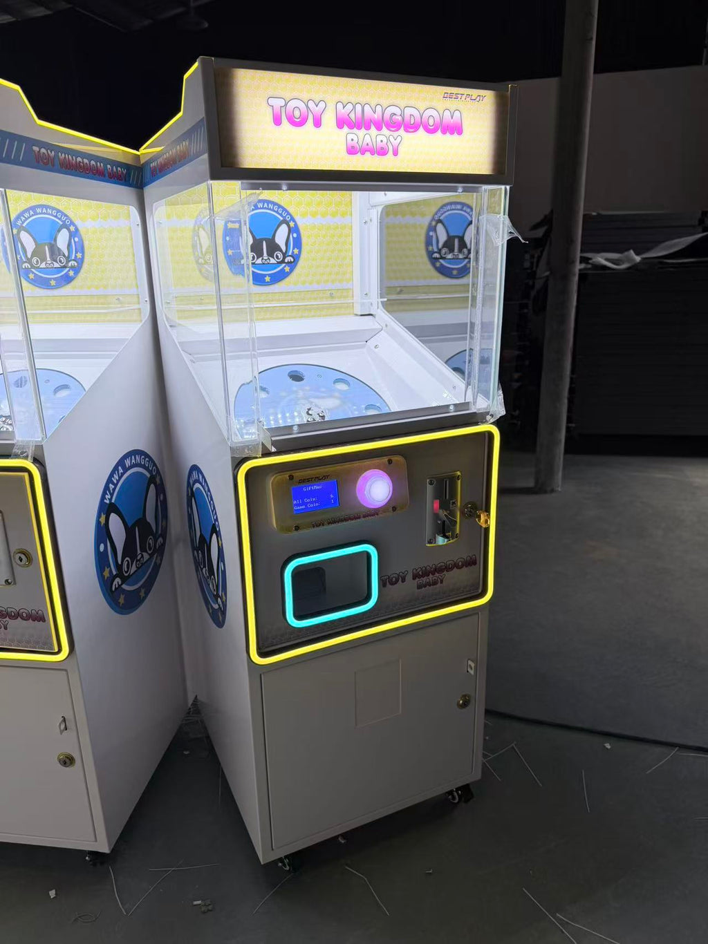 Gachapon machine commercial gift machine figure toy video game arcade equipment game console