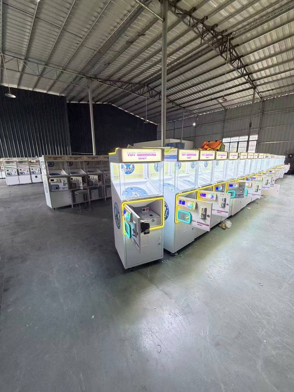 Gachapon machine commercial gift machine figure toy video game arcade equipment game console