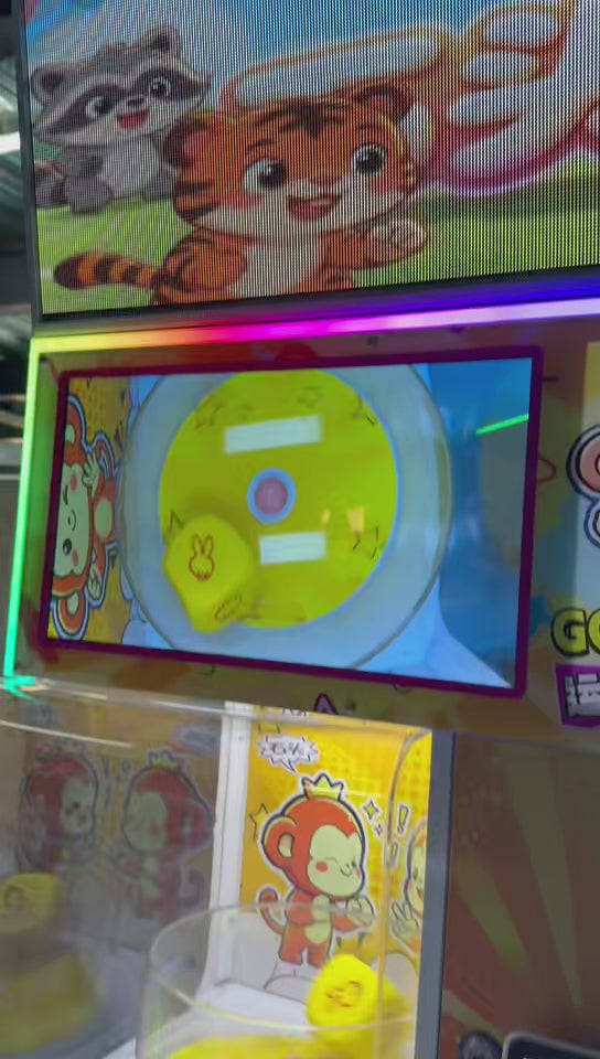 Rock-Paper-Scissors self-service gift vending machine with a guessing game, suitable for displaying trendy toys, gift figurines, and snacks.