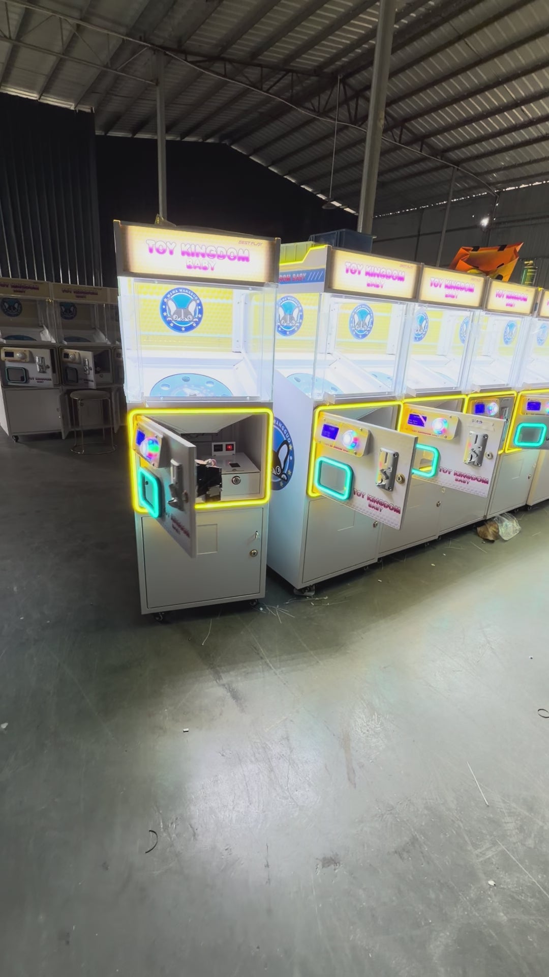 Gachapon machine commercial gift machine figure toy video game arcade equipment game console